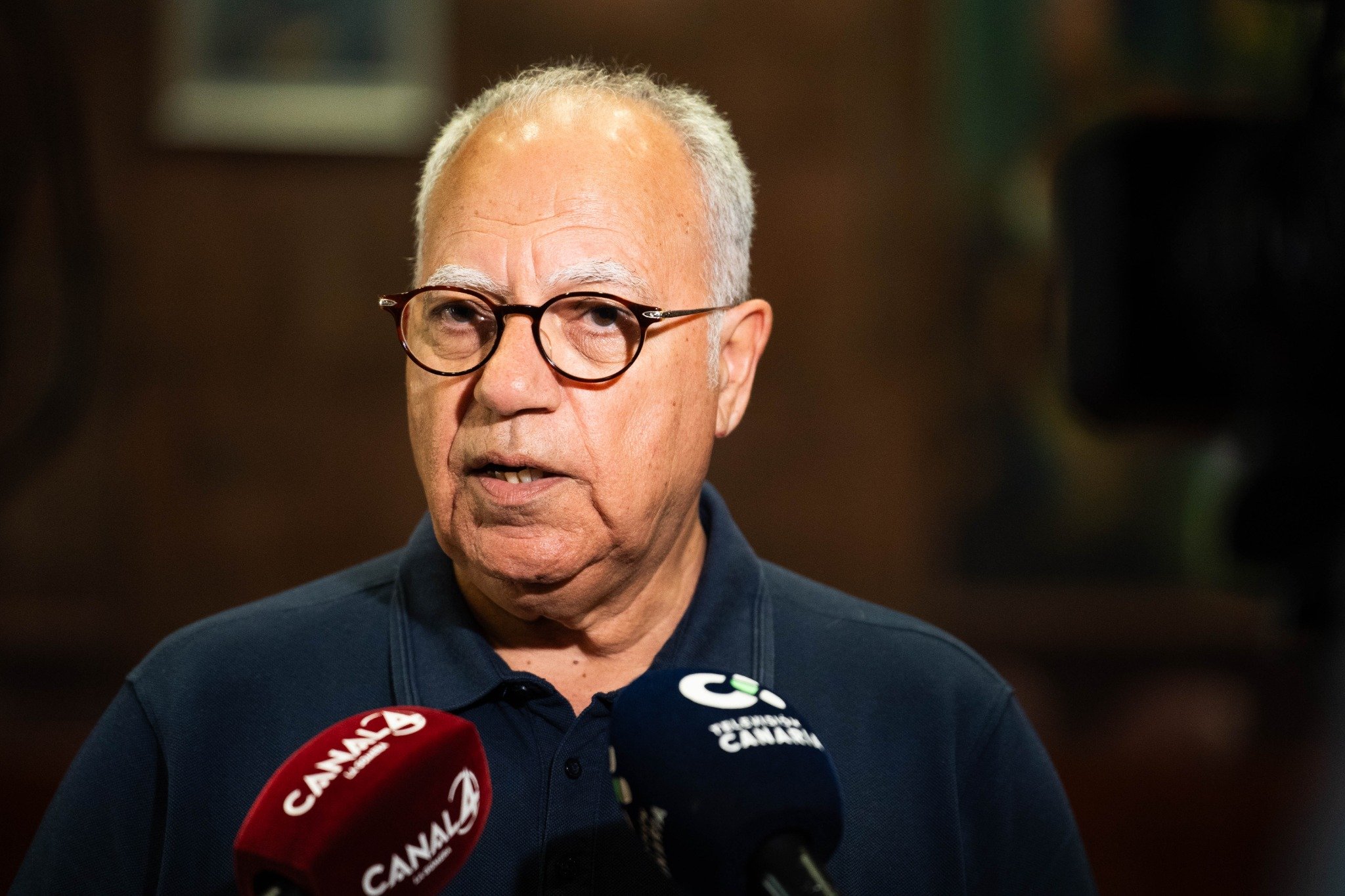 Casimiro Curbelo atendiendo a los medios de comunicación.//Cedida