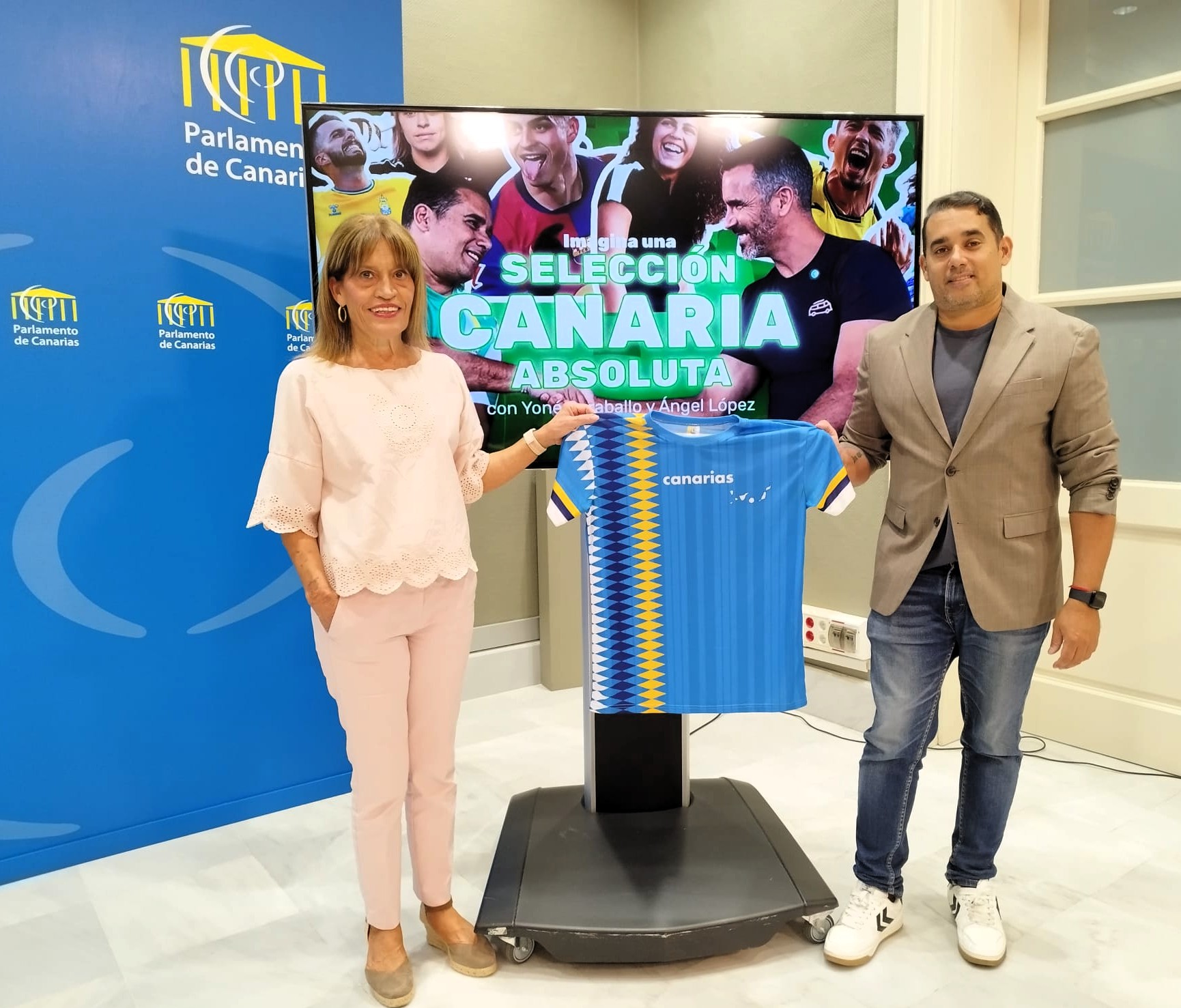 Rueda de prensa para reactivar la Selección Canaria de Fútbol.//Cedida