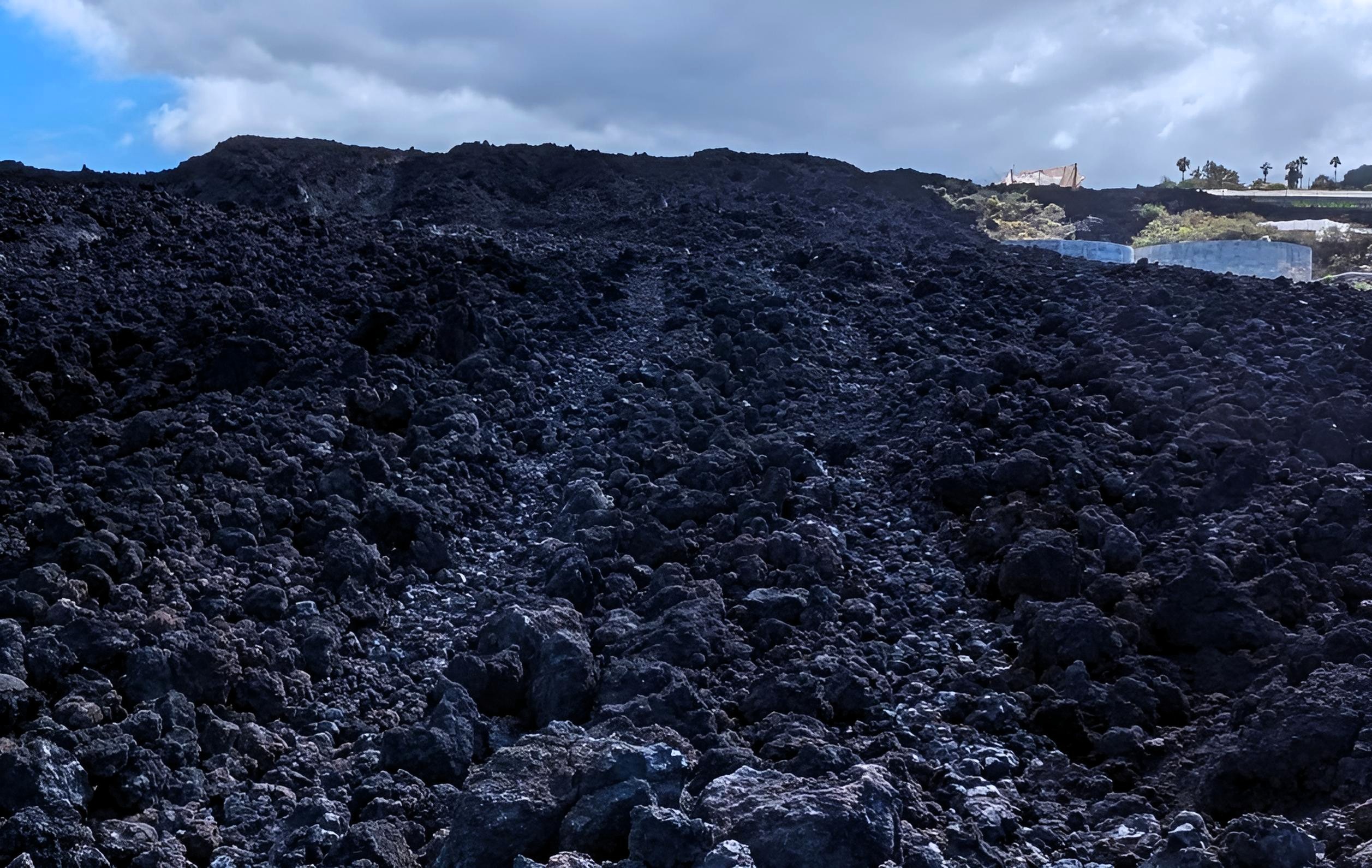 Fincas agrarias sepultadas por la lava del Tajogaite.//Cedida